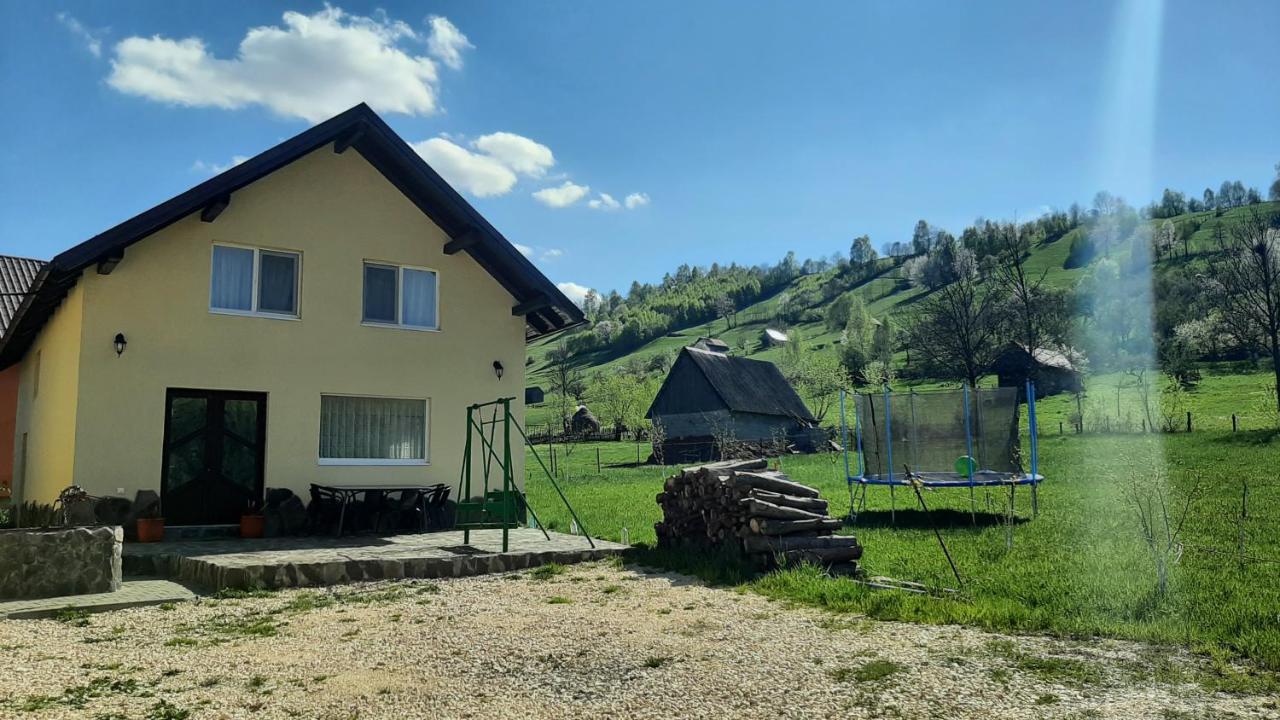 Вилла Casa In Curte La Zavate Бран Экстерьер фото